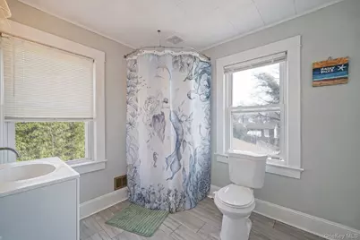 129 Bay Avenue, Patchogue, NY 11772 - Photo 13