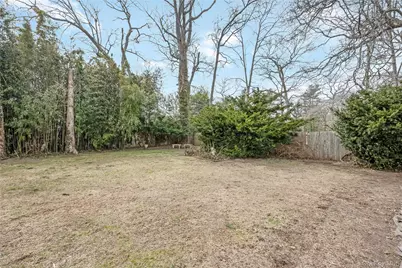 50 Bayview Avenue, East Islip, NY 11730 - Photo 15