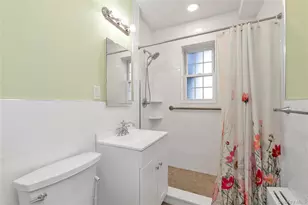 35 Floral Blvd, Floral Park, NY 11001 - Photo 13