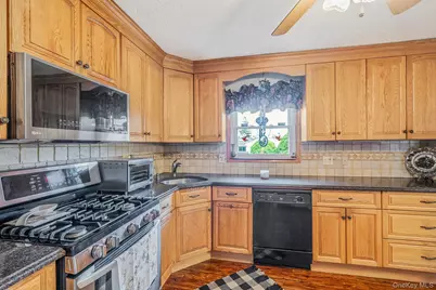 27 Spencer Way, Kings Park, NY 11754 - Photo 15