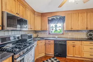 27 Spencer Way, Kings Park, NY 11754 - Photo 15