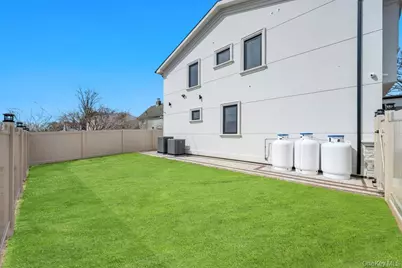 36 Jupiter Lane, Levittown, NY 11756 - Photo 17