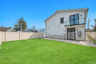 36 Jupiter Ln, Levittown, NY 11756 - Photo 3