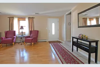 359 Randall Road, Ridge, NY 11961 - Photo 5