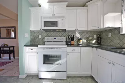 359 Randall Road, Ridge, NY 11961 - Photo 9