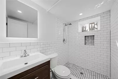 6821 Cloverdale Lane, Bayside, NY 11364 - Photo 25