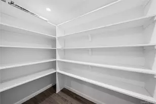 68-21 Cloverdale Ln, Bayside, NY 11364 - Photo 21