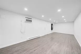 68-21 Cloverdale Ln, Bayside, NY 11364 - Photo 23