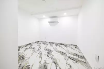 83 Arnold Court, East Rockaway, NY 11518 - Photo 13