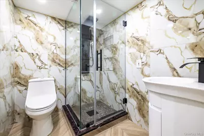 83 Arnold Court, East Rockaway, NY 11518 - Photo 17