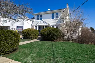 31 N Lewis Pl, Rockville Centre, NY 11570 - Photo 17