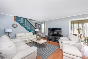 62 W 1st St, Freeport, NY 11520 - Photo 13