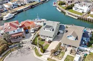 62 W 1st St, Freeport, NY 11520 - Photo 3