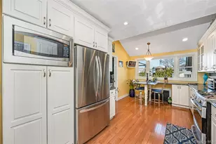 62 W 1st St, Freeport, NY 11520 - Photo 19