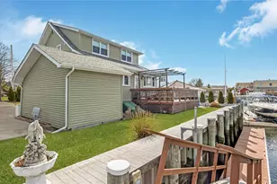 62 W 1st St, Freeport, NY 11520 - Photo 5
