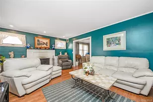 62 W 1st St, Freeport, NY 11520 - Photo 15