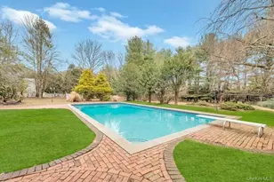 330 Edgewood Ave, Smithtown, NY 11787 - Photo 37