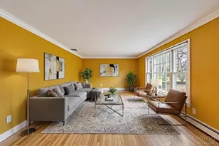 330 Edgewood Ave, Smithtown, NY 11787 - Photo 7