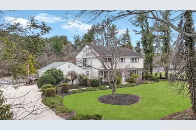 330 Edgewood Avenue, Smithtown, NY 11787 - Photo 3