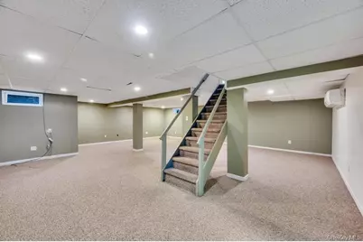 330 Edgewood Avenue, Smithtown, NY 11787 - Photo 31