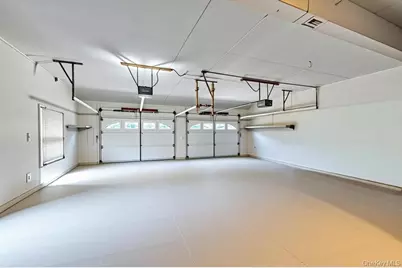 330 Edgewood Avenue, Smithtown, NY 11787 - Photo 33