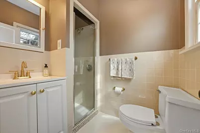 577 Waukena Avenue, Oceanside, NY 11572 - Photo 31