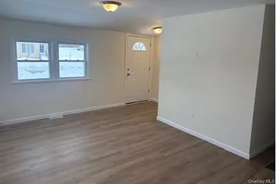 51 Oak Drive, Riverhead, NY 11901 - Photo 3