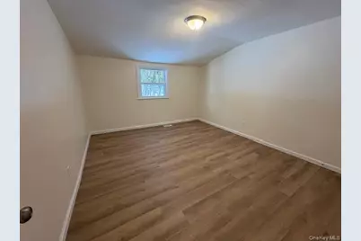 51 Oak Drive, Riverhead, NY 11901 - Photo 9