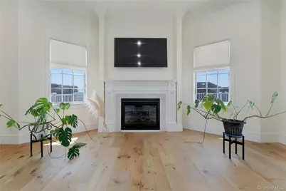 171 Beach 148th Street, Neponsit, NY 11694 - Photo 21