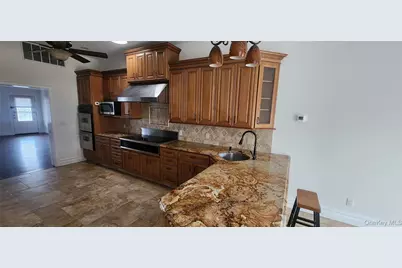 1524 Express Drive S #1st Floor, Brentwood, NY 11717 - Photo 7