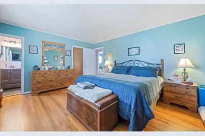 268 W Shore Drive, Massapequa, NY 11758 - Photo 21