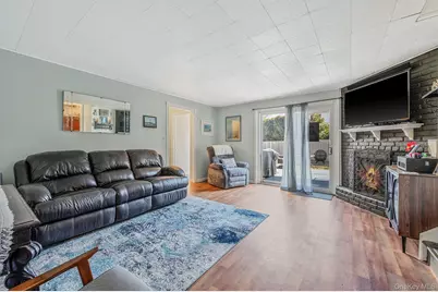 268 W Shore Drive, Massapequa, NY 11758 - Photo 31