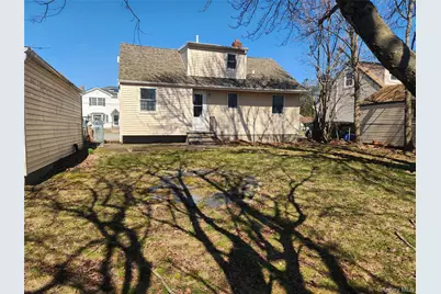 610 Bermuda Road, West Babylon, NY 11704 - Photo 19