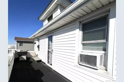 58 Illinois Avenue #Top Floor, Long Beach, NY 11561 - Photo 21