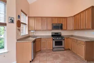 16 Wyldwood Dr, Tarrytown, NY 10591 - Photo 17