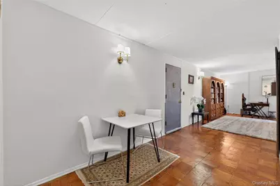 100 Clinton Avenue #3X, Mineola, NY 11501 - Photo 11