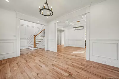 27 Grape Lane, Hicksville, NY 11801 - Photo 11