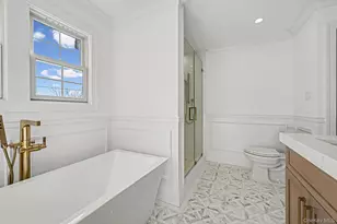 27 Grape Ln, Hicksville, NY 11801 - Photo 27