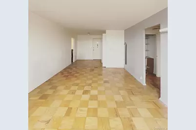 70-25 Yellowstone Boulevard #10Q, Forest Hills, NY 11375 - Photo 7