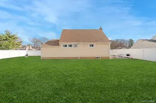 385 Irving St, Central Islip, NY 11722 - Photo 27