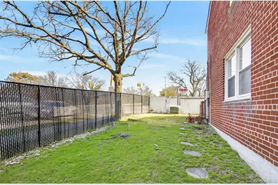 62-01 Douglaston Parkway, Douglaston, NY 11362 - Photo 29