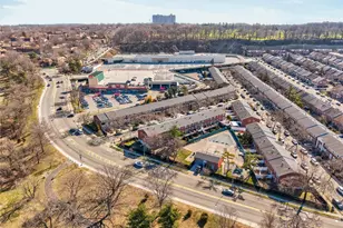 62-01 Douglaston Pkwy, Douglaston, NY 11362 - Photo 33