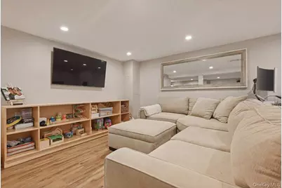 98 Vincent Place, Lynbrook, NY 11563 - Photo 29