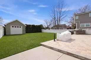 98 Vincent Pl, Lynbrook, NY 11563 - Photo 35