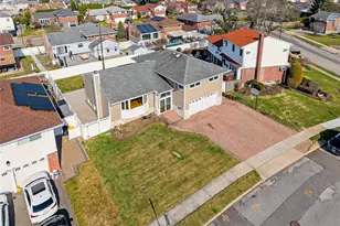 38 S Oaks Blvd, Plainview, NY 11803 - Photo 47