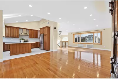 38 S Oaks Boulevard, Plainview, NY 11803 - Photo 15