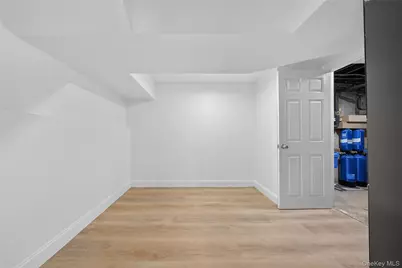 38 S Oaks Boulevard, Plainview, NY 11803 - Photo 41