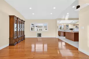 38 S Oaks Blvd, Plainview, NY 11803 - Photo 13