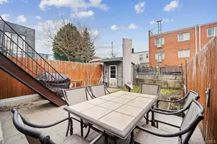 69-23 66th Dr, Middle Village, NY 11379 - Photo 33