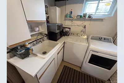 5 Sage Court, Huntington Station, NY 11746 - Photo 13